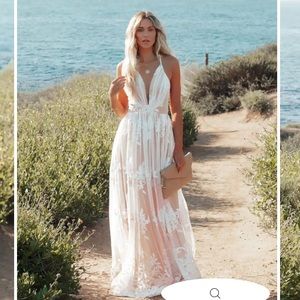 NWT Antonia Lace Maxi Dress